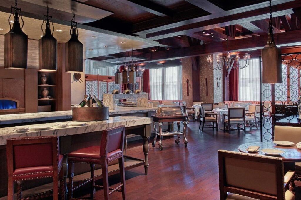 Hugo's TST restaurant review interior