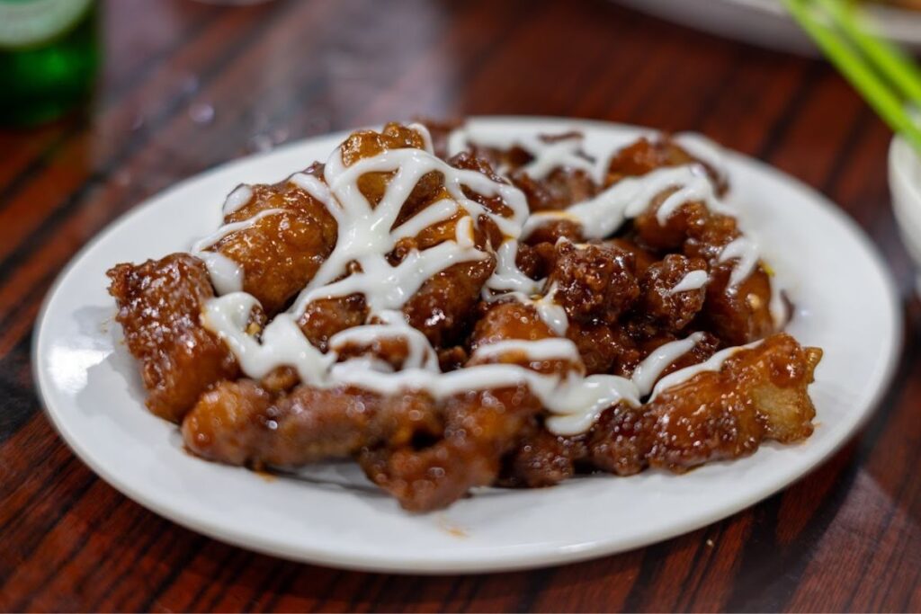 the best dai pai dongs hong kong cantonese food street eating Temple Spice Crabs