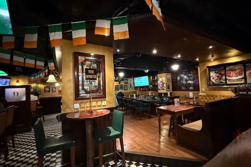 best pubs in Hong Kong Delaney's Kowloon